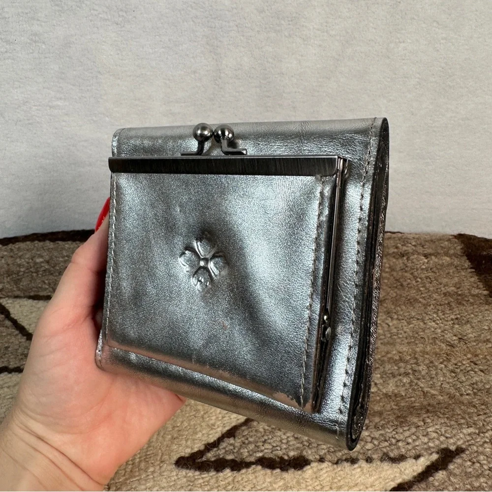 Patricia Nash Antique Platinum silver wallet leather fold metallic‎